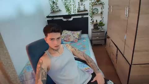 Snapshot of santi_ss chatting on July 2026 04:21:02 PM santi_ss online show from July 2026 04:21:02 PM