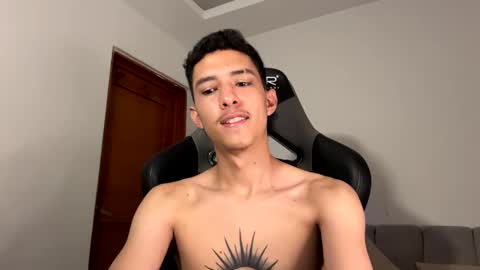 santi_twink19 online show from January 2025 11:52:02 PM