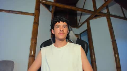 santi_twink19 online show from February 2026 10:03:02 PM