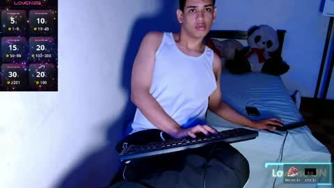 Snapshot of santiago_foxx chatting on April 2026 09:46:01 PM santi online show from April 2026 09:46:01 PM