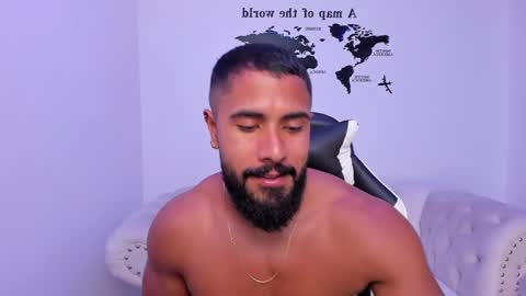 santiago_huntt online show from September 2025 02:11:02 AM