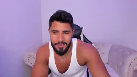 santiago_huntt online show from February 2026 09:24:01 PM