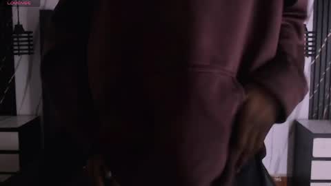 Santiiiiii  online show from April 2026 01:05:02 PM