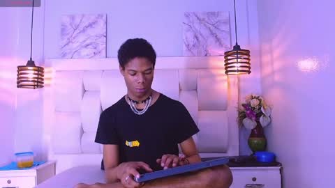 Santiiiiii  online show from April 2026 06:52:01 PM