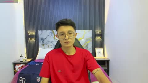 santiago_russo18 online show from February 2026 07:54:02 PM