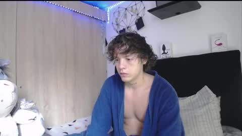 Snapshot of santii_rose chatting on April 2026 02:01:02 PM Santii online show from April 2026 02:01:02 PM