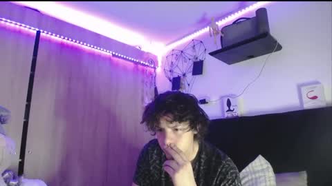Snapshot of santii_rose chatting on May 2026 10:53:02 AM Santii online show from May 2026 10:53:02 AM