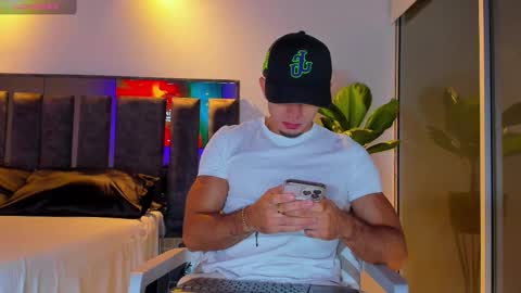 Snapshot of santin_seans chatting on October 2025 10:36:01 AM Santiago Seans online show from October 2025 10:36:01 AM