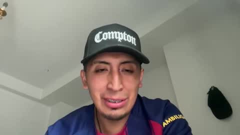 Snapshot of santisanton chatting on April 2026 08:30:02 AM santisanton online show from April 2026 08:30:02 AM
