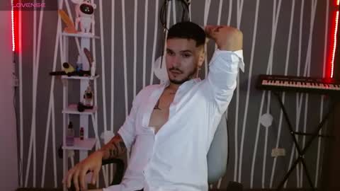 Snapshot of santti_torres chatting on January 2025 02:23:01 AM Santy Torres online show from January 2025 02:23:01 AM