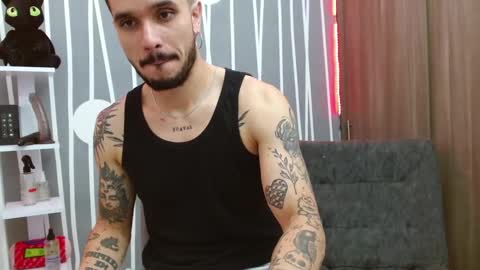 Snapshot of santti_torres chatting on September 2025 04:06:02 AM Santy Torres online show from September 2025 04:06:02 AM