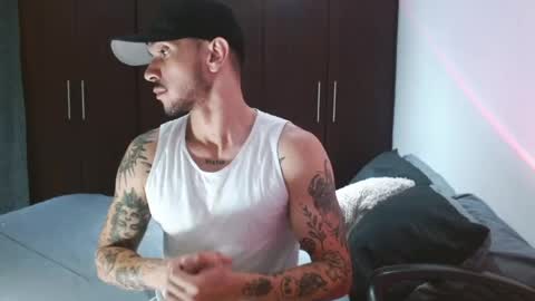 Snapshot of santti_torres chatting on May 2026 04:32:02 AM Santy Torres online show from May 2026 04:32:02 AM