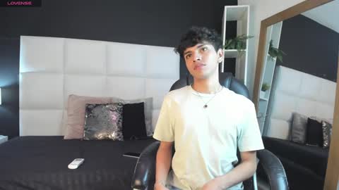 Santiago Carrington online show from December 2024 09:52:01 PM