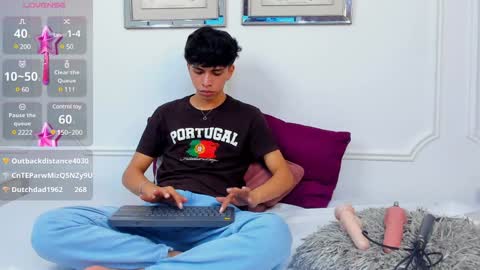 Santiago Carrington online show from January 2025 11:17:01 PM