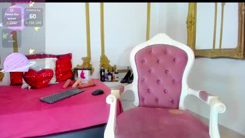 Santiago Carrington online show from February 2025 07:00:01 PM