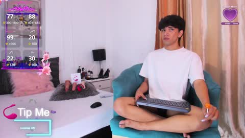 Santiago Carrington online show from February 2025 08:35:02 PM