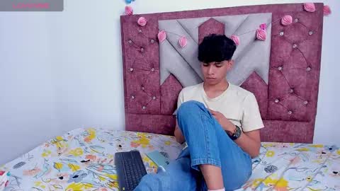 Santiago Carrington online show from March 2025 01:14:02 AM