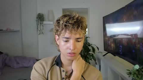 kitty online show from November 2025 01:59:02 AM