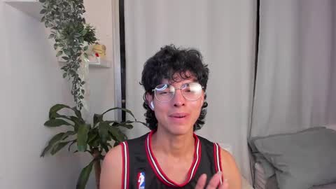 kitty online show from February 2026 03:24:01 AM