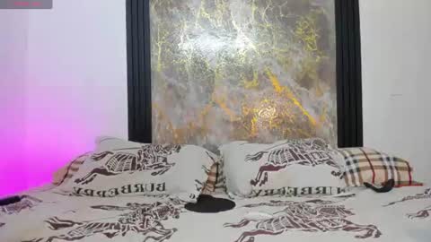 santy_of1 online show from June 2026 01:52:02 AM