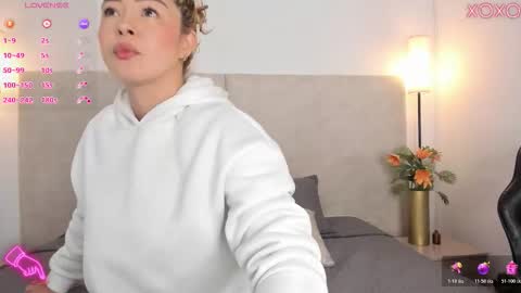 Saori  online show from December 2025 12:03:02 PM