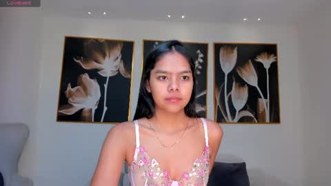 Snapshot of saphirajames chatting on June 2026 07:56:01 PM Saphira James online show from June 2026 07:56:01 PM