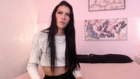 Sara online show from November 2025 08:19:02 PM