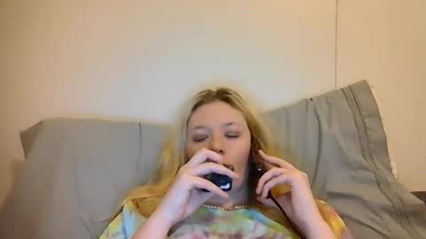 Snapshot of sara9920 chatting on April 2026 07:12:02 PM sara9920 online show from April 2026 07:12:02 PM