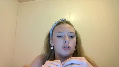 Snapshot of sara9920 chatting on April 2026 03:15:02 AM sara9920 online show from April 2026 03:15:02 AM