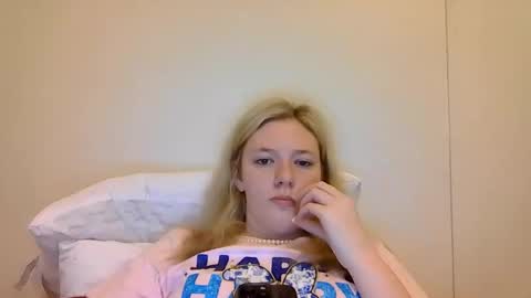 Snapshot of sara9920 chatting on April 2026 04:33:02 PM sara9920 online show from April 2026 04:33:02 PM