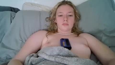 Snapshot of sara9920 chatting on April 2026 05:07:02 PM sara9920 online show from April 2026 05:07:02 PM