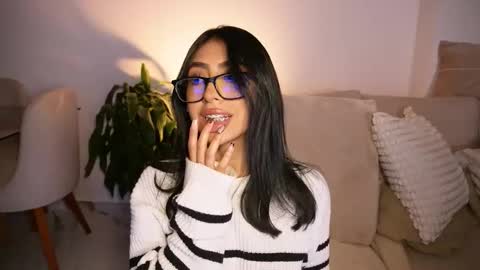 Sara  online show from November 2025 04:01:01 AM