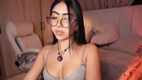 Snapshot of sara_albrecht chatting on July 2026 04:19:01 AM Sara online show from July 2026 04:19:01 AM