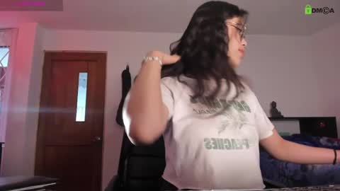 Snapshot of sara_aster chatting on April 2026 10:30:02 PM sara_aster online show from April 2026 10:30:02 PM