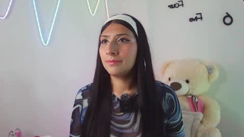 Snapshot of sara_blum_ chatting on June 2026 06:35:02 PM SARA online show from June 2026 06:35:02 PM