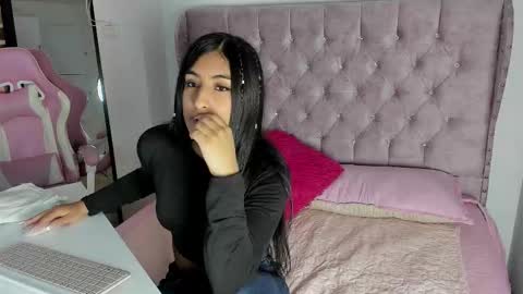 Sara online show from November 2025 02:50:02 PM