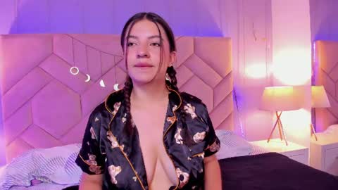 Snapshot of sara_deen chatting on June 2026 11:37:01 AM Sara online show from June 2026 11:37:01 AM