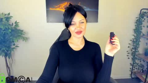 Snapshot of sara_devills chatting on May 2026 12:52:02 AM Sara online show from May 2026 12:52:02 AM
