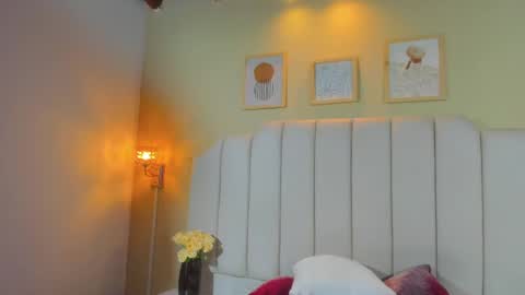 Snapshot of sara_hannks chatting on April 2026 02:21:01 PM sara_hannks online show from April 2026 02:21:01 PM