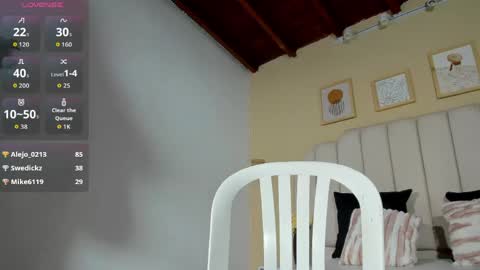 Snapshot of sara_hannks chatting on May 2026 11:56:01 PM sara_hannks online show from May 2026 11:56:01 PM