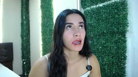Sara online show from May 2026 12:43:02 PM