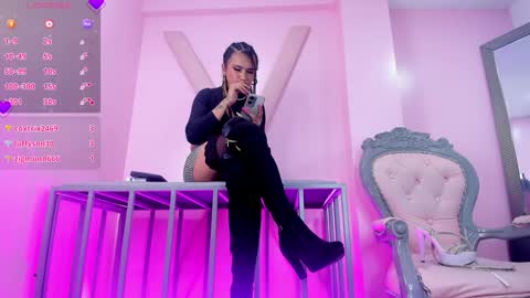 Sara HooT  online show from January 2025 09:10:02 AM