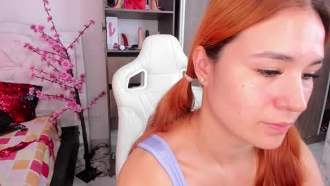 Snapshot of sara_martin_ chatting on December 2024 02:05:02 PM sara online show from December 2024 02:05:02 PM