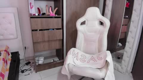 Snapshot of sara_martin_ chatting on January 2025 09:40:02 PM sara online show from January 2025 09:40:02 PM