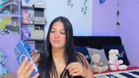 Snapshot of sara_mendez2_ chatting on February 2025 12:04:02 AM Sara Mendez online show from February 2025 12:04:02 AM