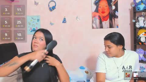 Snapshot of sara_mendez2_ chatting on June 2026 11:54:01 PM Sara Mendez online show from June 2026 11:54:01 PM