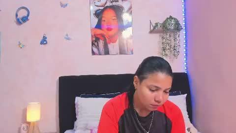 Snapshot of sara_mendez2_ chatting on July 2026 12:06:02 AM Sara Mendez online show from July 2026 12:06:02 AM