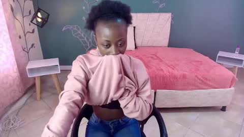 Snapshot of sara_naugty chatting on February 2025 12:32:01 PM S A R A online show from February 2025 12:32:01 PM