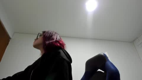 Snapshot of sara_red_x chatting on March 2026 07:31:02 AM sara_red_x online show from March 2026 07:31:02 AM