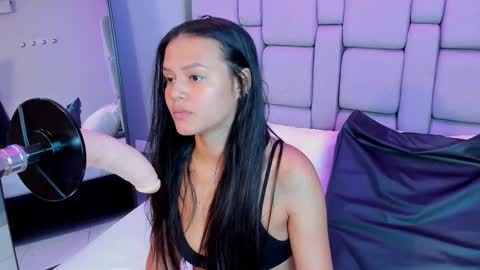 Sara  online show from November 2025 11:45:01 AM